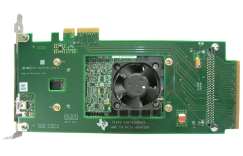 AMC から PCIe へのアダプタ・カード